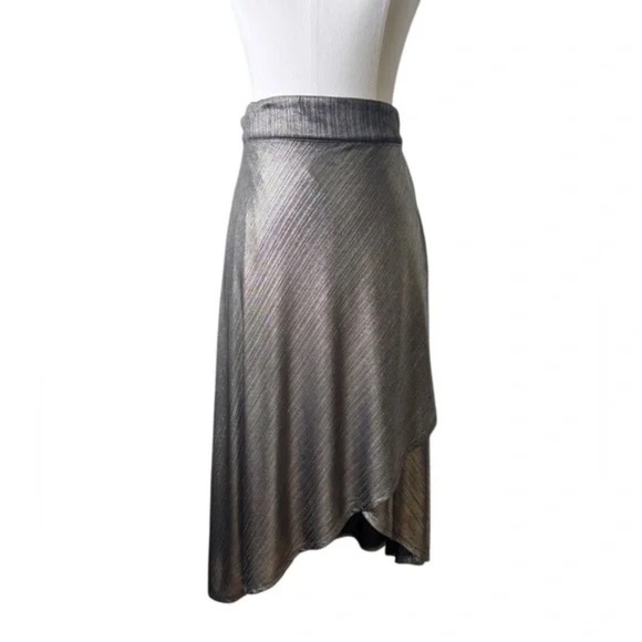 HOUSE OF HARLOW 1960 x REVOLVE Maya Wrap Skirt in Liquid Gold - Picture 2 of 5